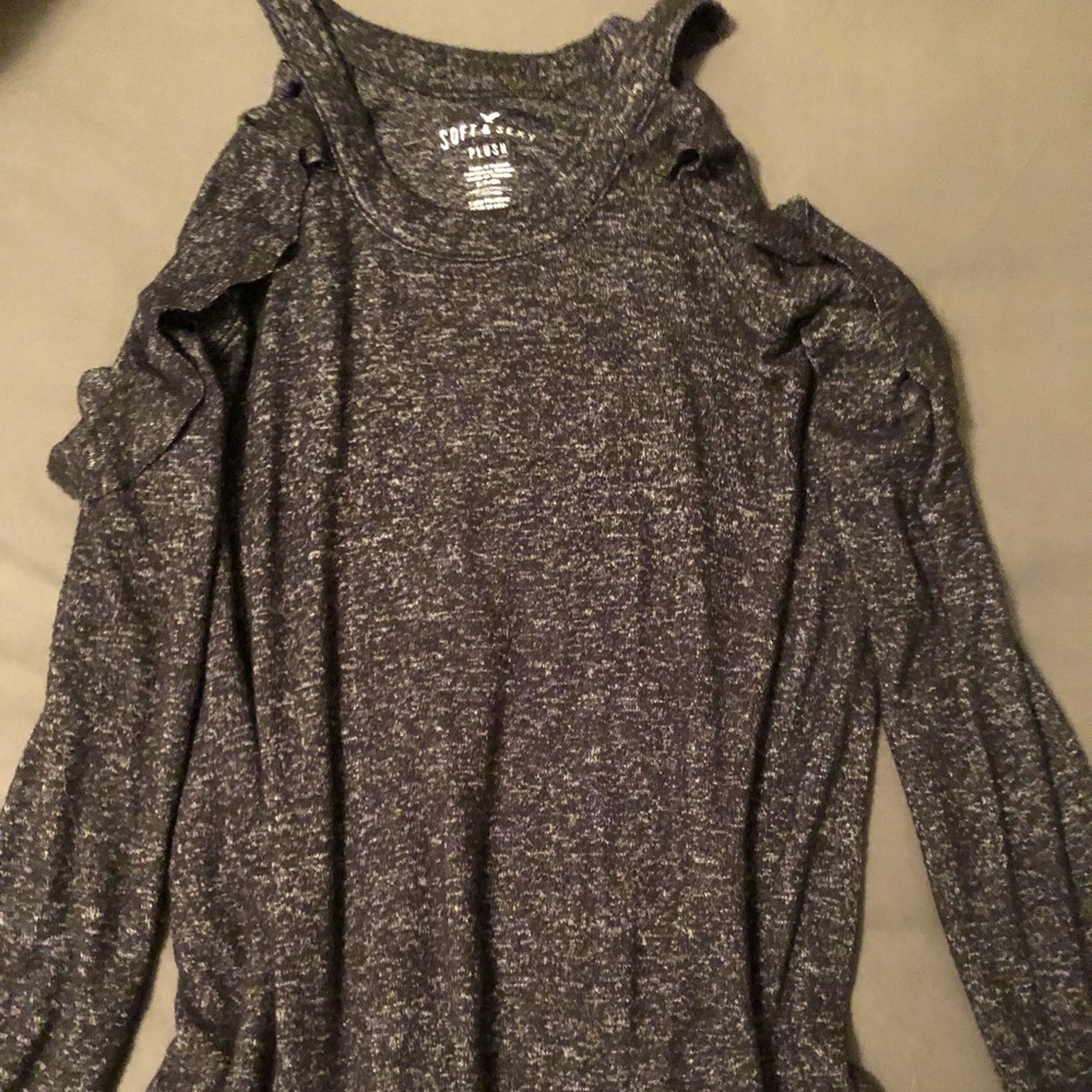 Soft & Sexy open shoulder top